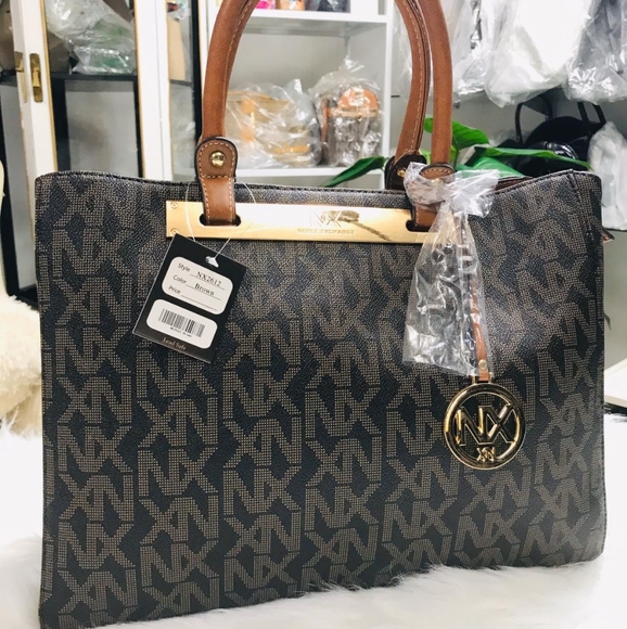 🆕️NX Signature Day Tote Satchel - Picture 1 of 8